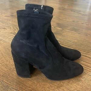 STEVE MADDEN SUEDE BOOTIES